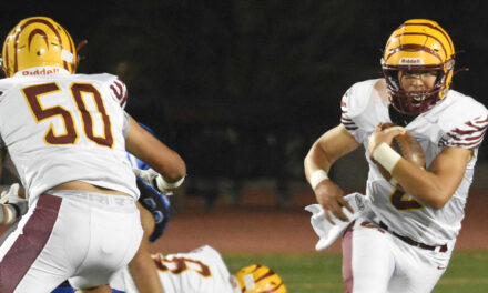 Los Banos varsity defeats Mt. House to remain undefeated in WAC  play