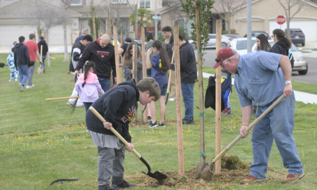 Los Banos’ Arbor Day draws a crowd