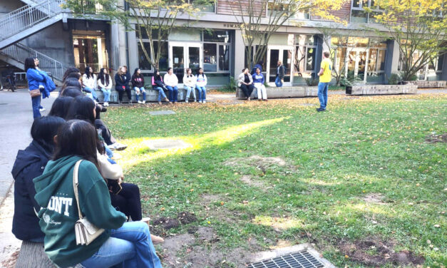 DPHS seniors take campus tours