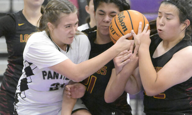 Los Banos girls defeat rival in close match