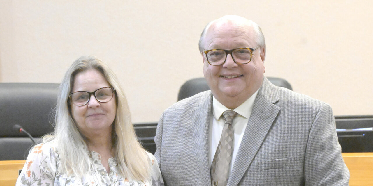 Los Banos council welcomes new employees, commissioners